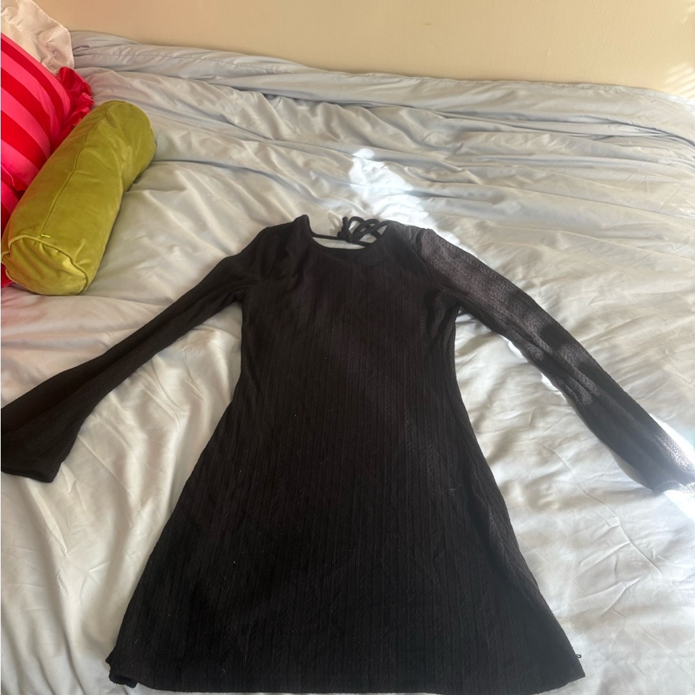 Elegant Black Long-Sleeve Knitted Dress